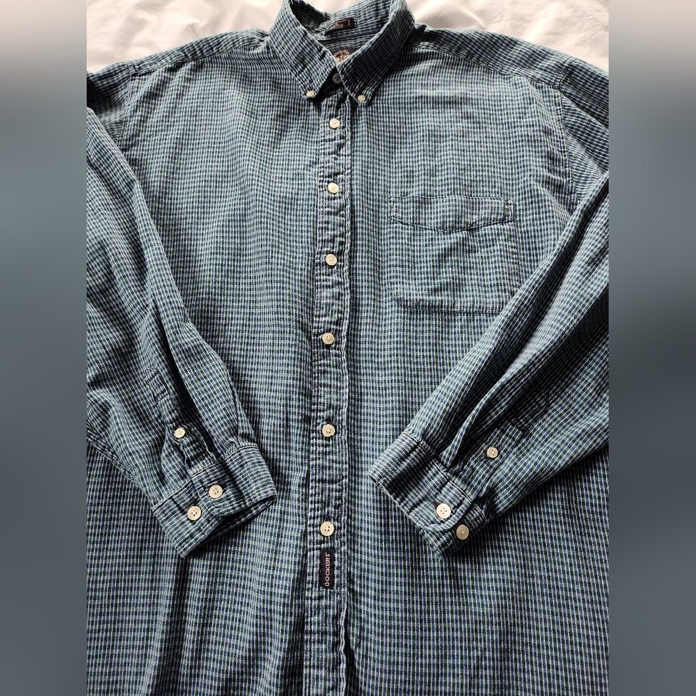 DOCKERS' Men's Button Up Shirt. Size XL. Long Sleeves.